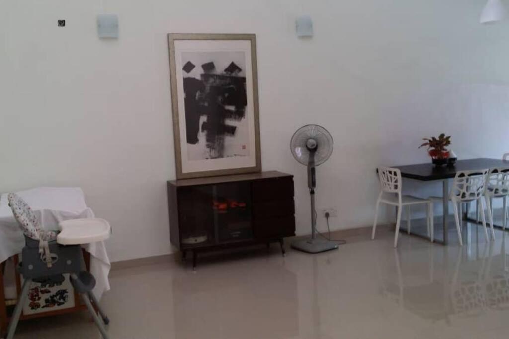 Terrace House Near Stulang Laut Ciq Midvalley Ksl For 7Pax Τζόχορ Μπάχρου Εξωτερικό φωτογραφία