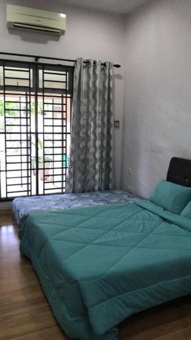Terrace House Near Stulang Laut Ciq Midvalley Ksl For 7Pax Τζόχορ Μπάχρου Εξωτερικό φωτογραφία