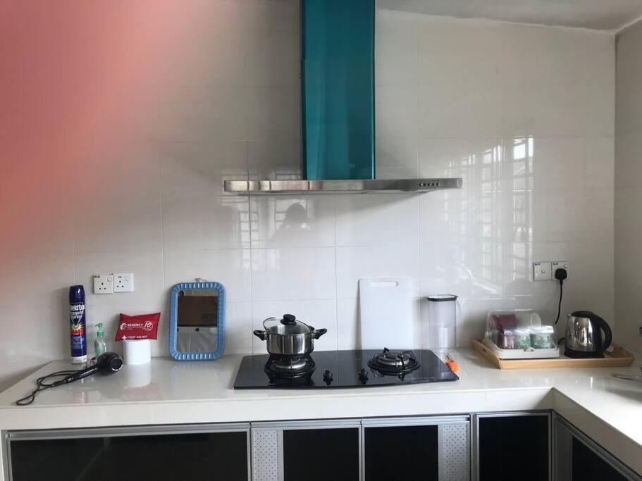 Terrace House Near Stulang Laut Ciq Midvalley Ksl For 7Pax Τζόχορ Μπάχρου Εξωτερικό φωτογραφία