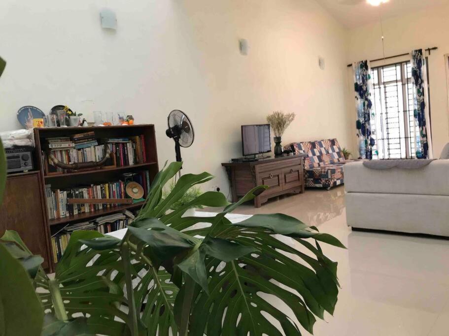 Terrace House Near Stulang Laut Ciq Midvalley Ksl For 7Pax Τζόχορ Μπάχρου Εξωτερικό φωτογραφία