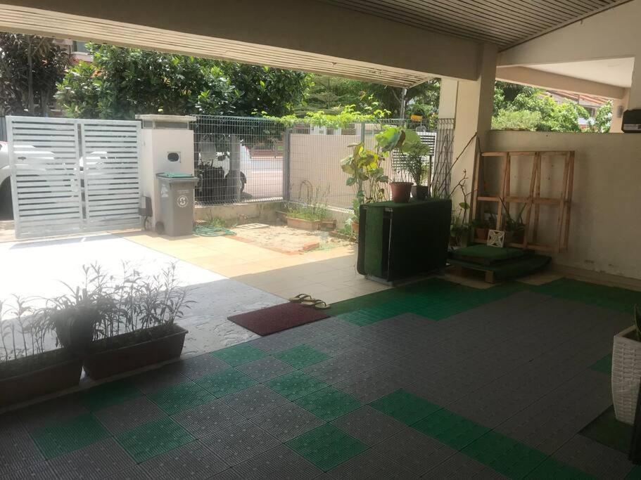 Terrace House Near Stulang Laut Ciq Midvalley Ksl For 7Pax Τζόχορ Μπάχρου Εξωτερικό φωτογραφία