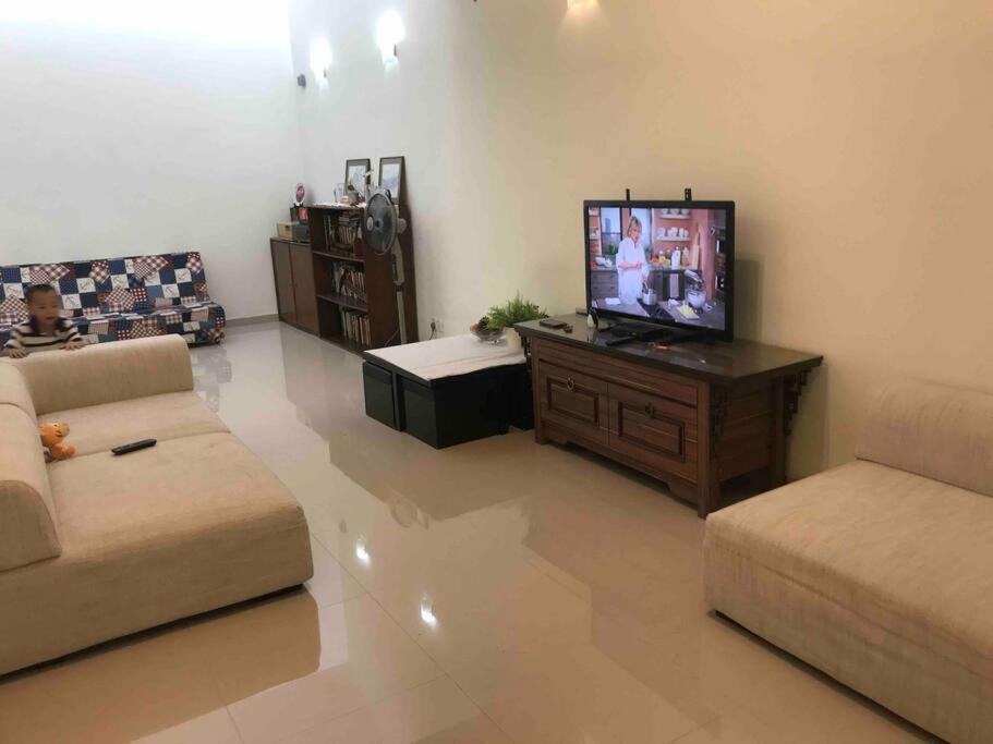 Terrace House Near Stulang Laut Ciq Midvalley Ksl For 7Pax Τζόχορ Μπάχρου Εξωτερικό φωτογραφία