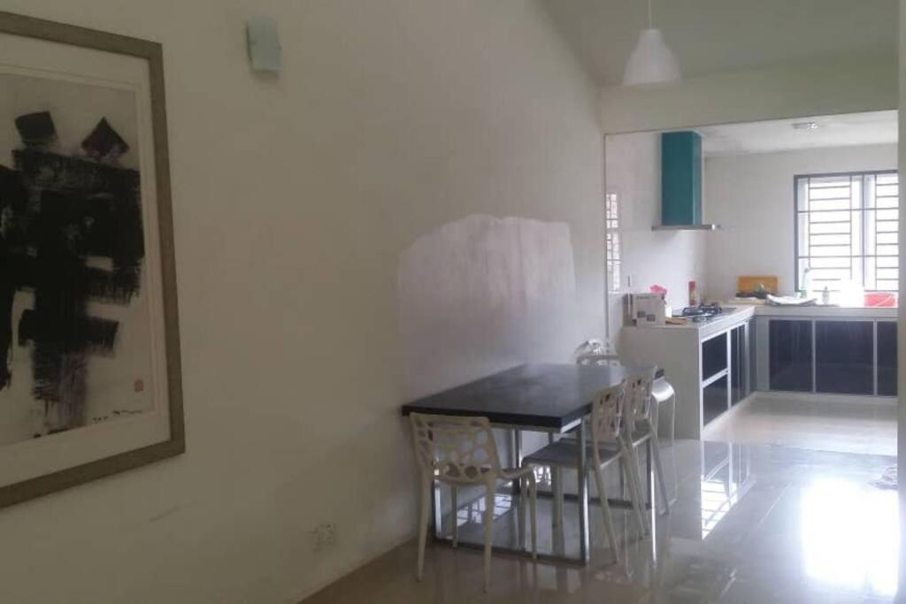 Terrace House Near Stulang Laut Ciq Midvalley Ksl For 7Pax Τζόχορ Μπάχρου Εξωτερικό φωτογραφία