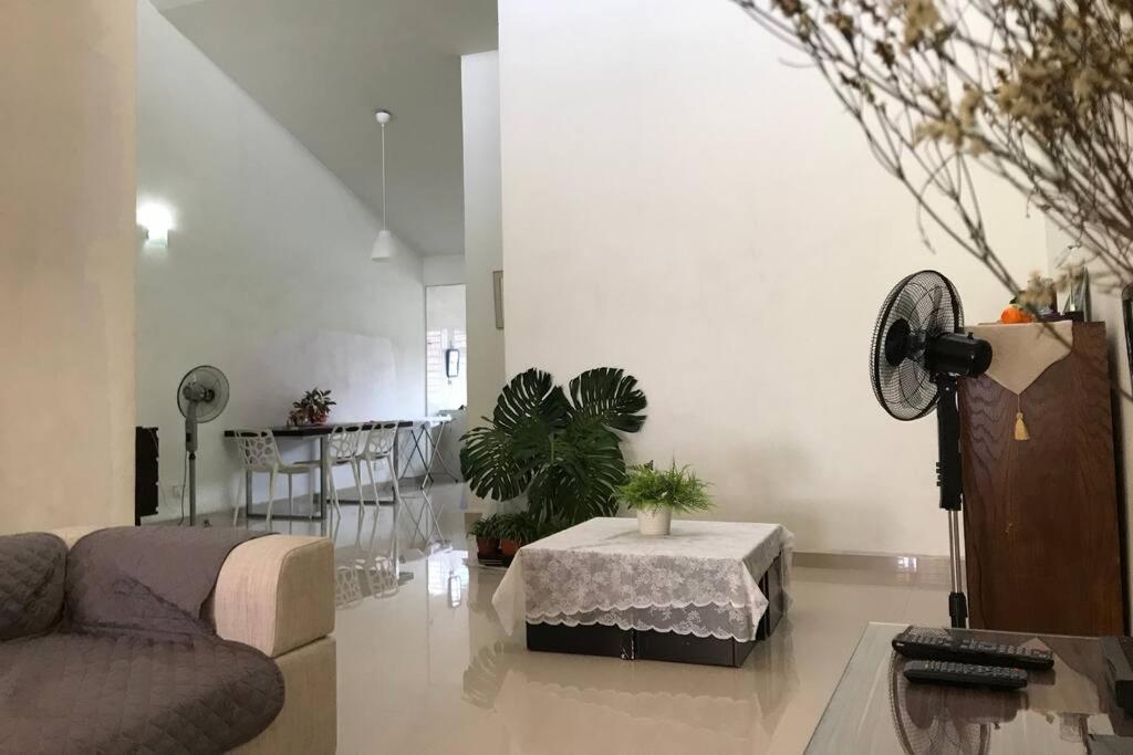 Terrace House Near Stulang Laut Ciq Midvalley Ksl For 7Pax Τζόχορ Μπάχρου Εξωτερικό φωτογραφία