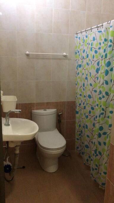 Terrace House Near Stulang Laut Ciq Midvalley Ksl For 7Pax Τζόχορ Μπάχρου Εξωτερικό φωτογραφία