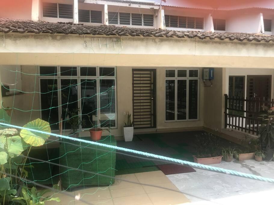 Terrace House Near Stulang Laut Ciq Midvalley Ksl For 7Pax Τζόχορ Μπάχρου Εξωτερικό φωτογραφία